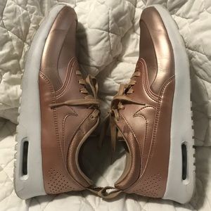Nike rose-gold airmax thea